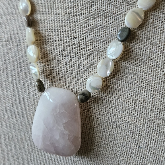Rose Quartz Mother Of Pearl Vintage Necklace - Picture 2 of 8